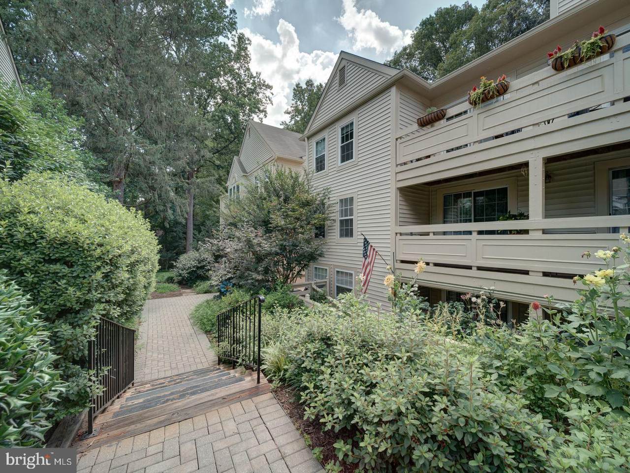 2233 Lovedale Lane - Photo 1