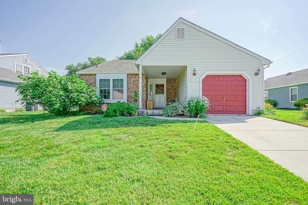 144 Lakebridge Drive - Photo 1