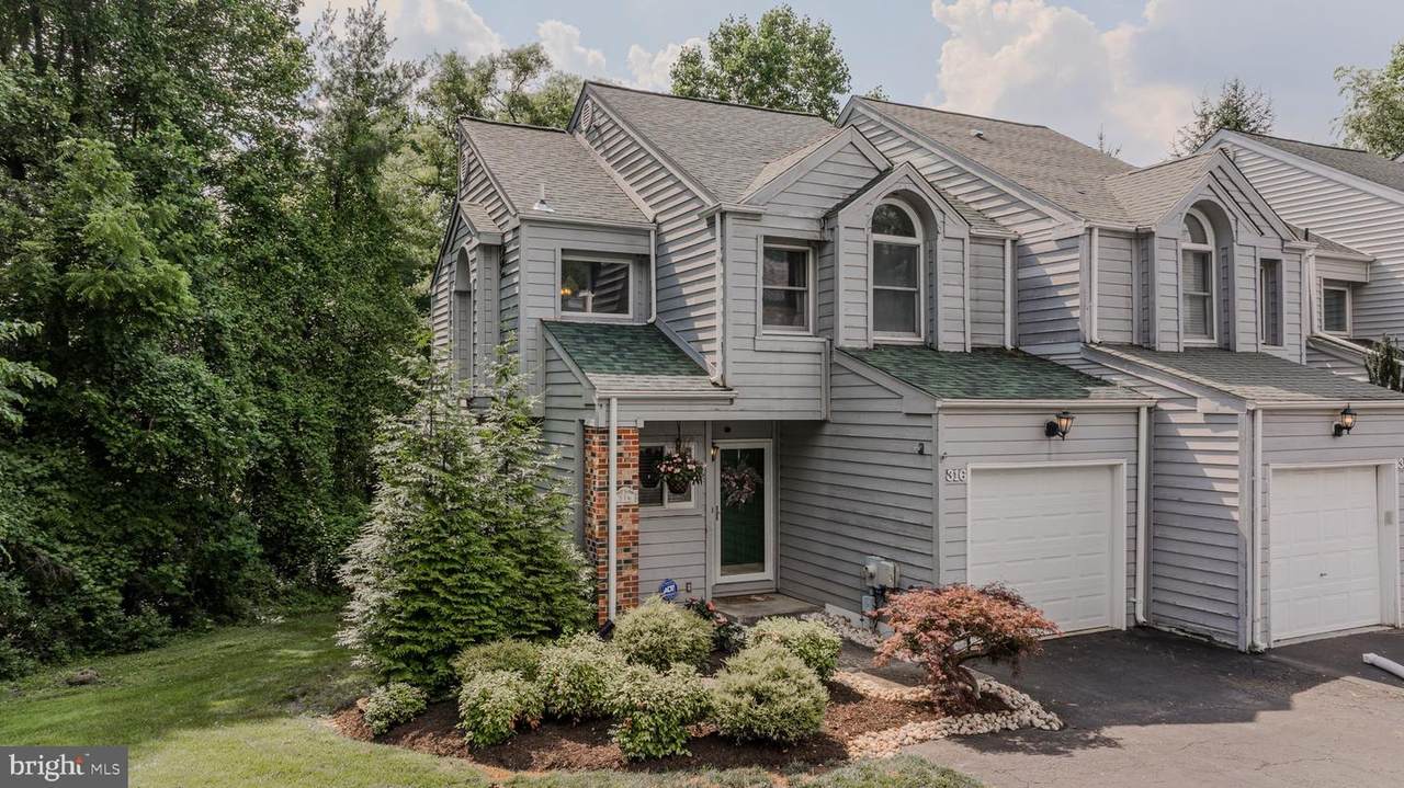 316 Pleasant Knoll Court - Photo 1