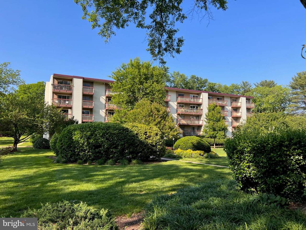 7400 Lakeview Drive - Photo 1