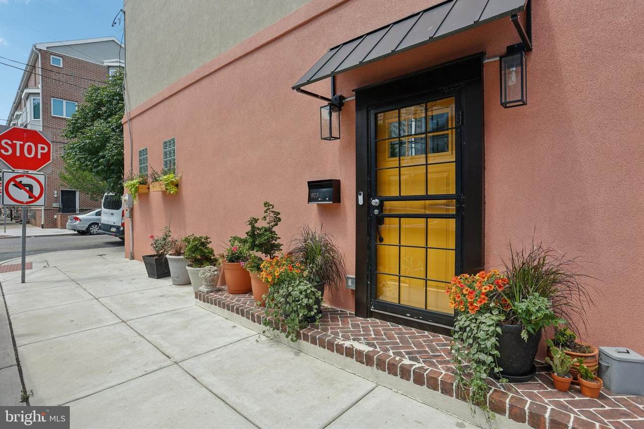 923 3RD Street - Photo 1