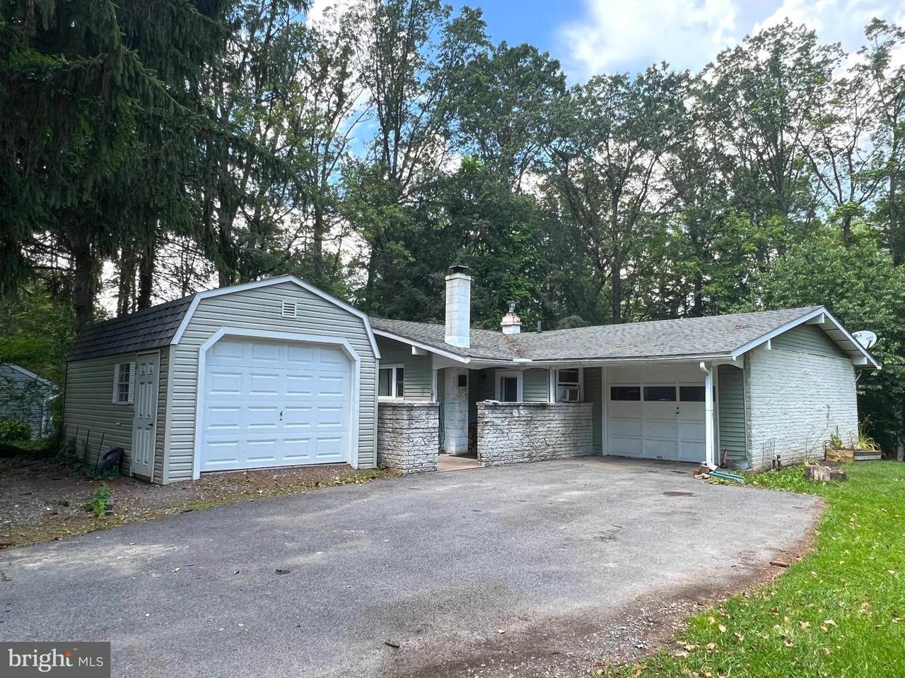 2005 Highland Drive - Photo 1