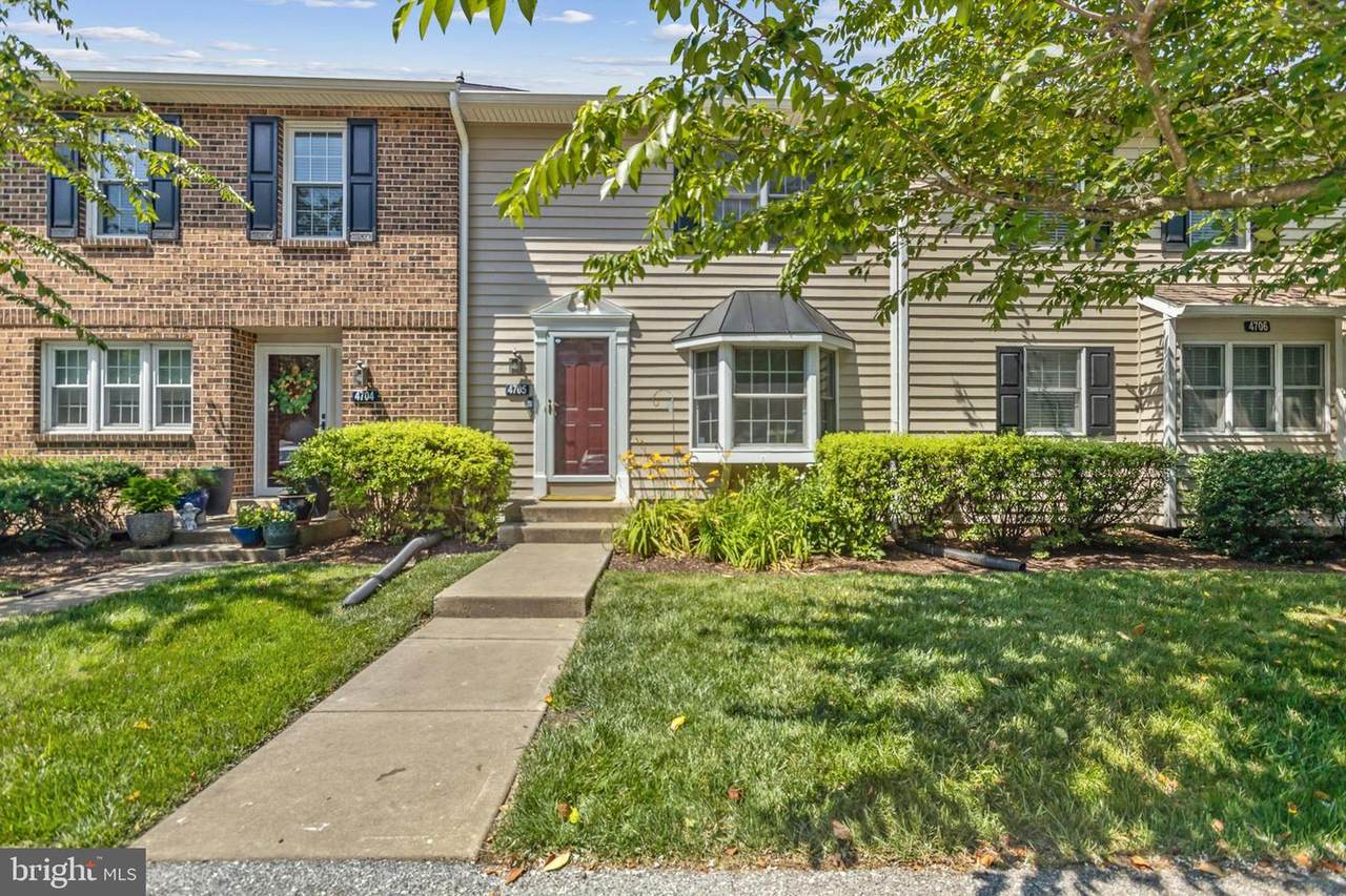 4705 Fox Pointe Court - Photo 1