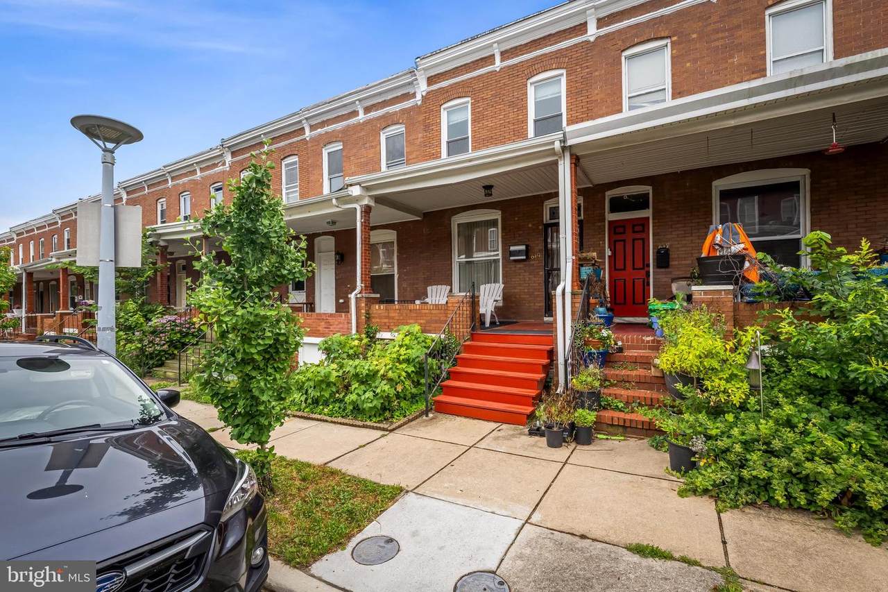 619 36TH Street - Photo 1