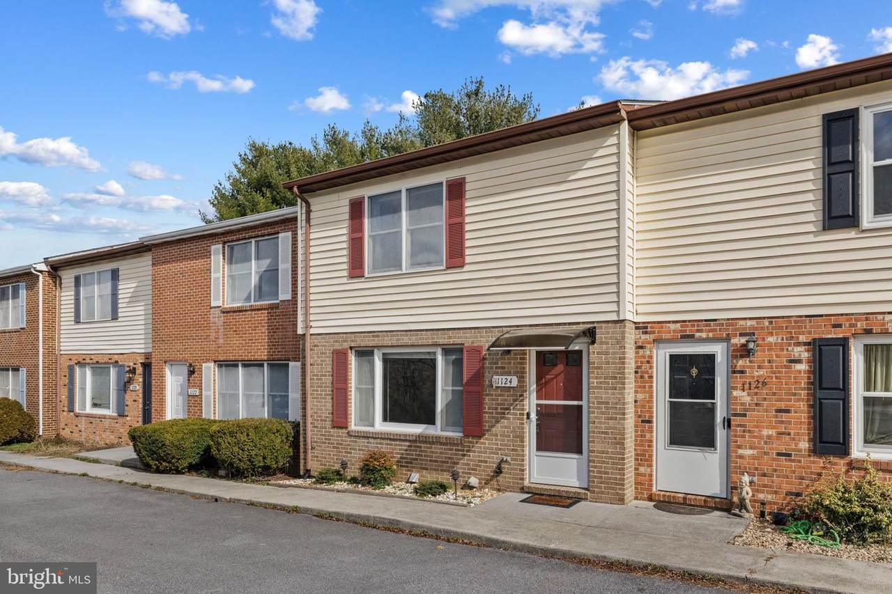 1124 Wadewood Court - Photo 1