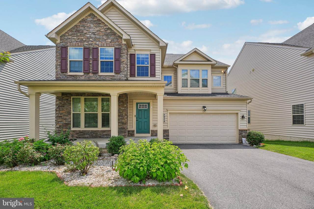 5924 Duvel Street - Photo 1