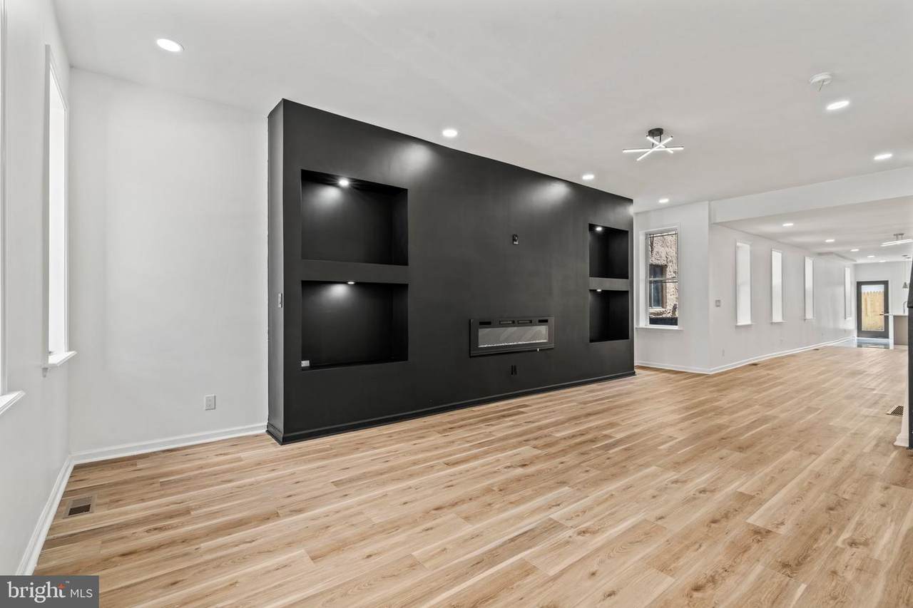 1211 15TH Street - Photo 1