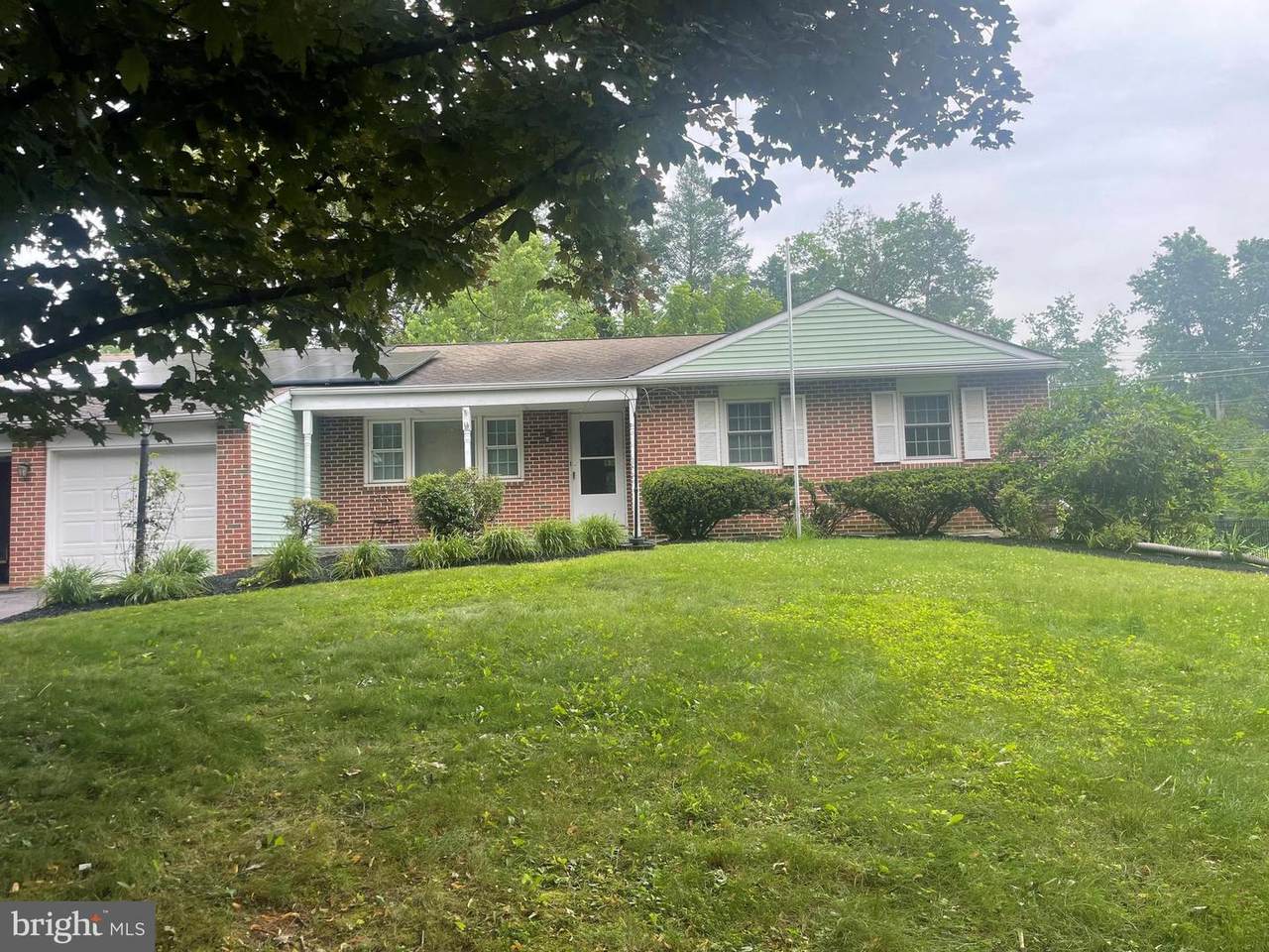 752 Gordon Drive - Photo 1