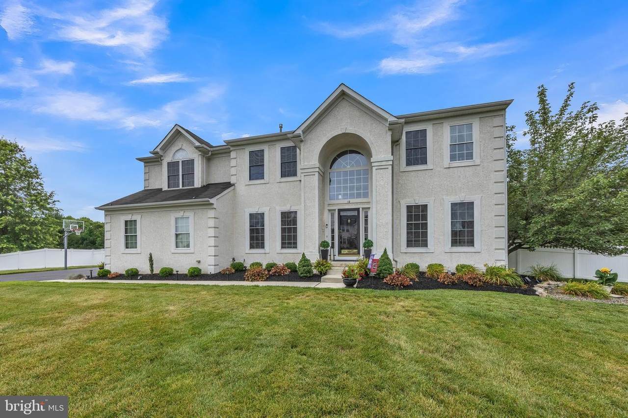 12 Skyline Circle - Photo 1