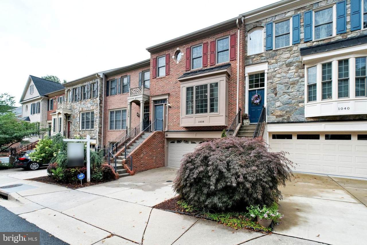 1038 Grand Oak Way - Photo 1