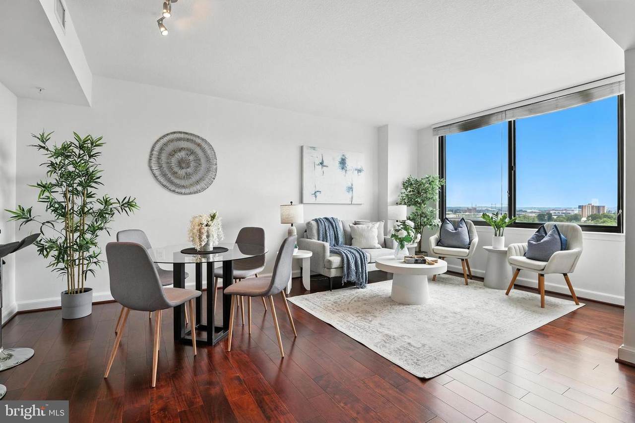 2451 Midtown Avenue - Photo 1