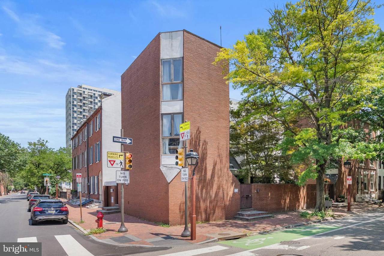 639 Pine Street - Photo 1