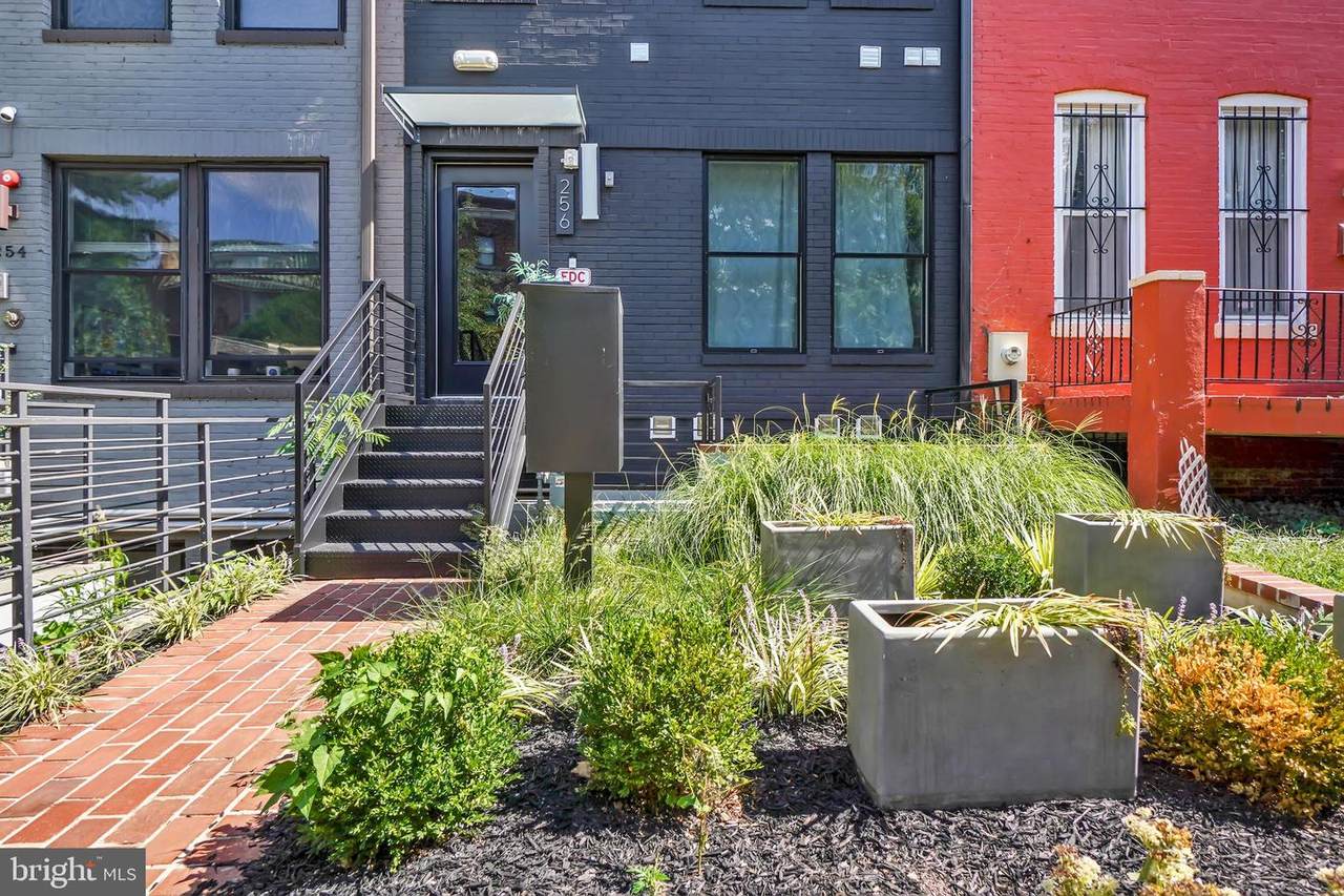 256 15TH Street - Photo 1