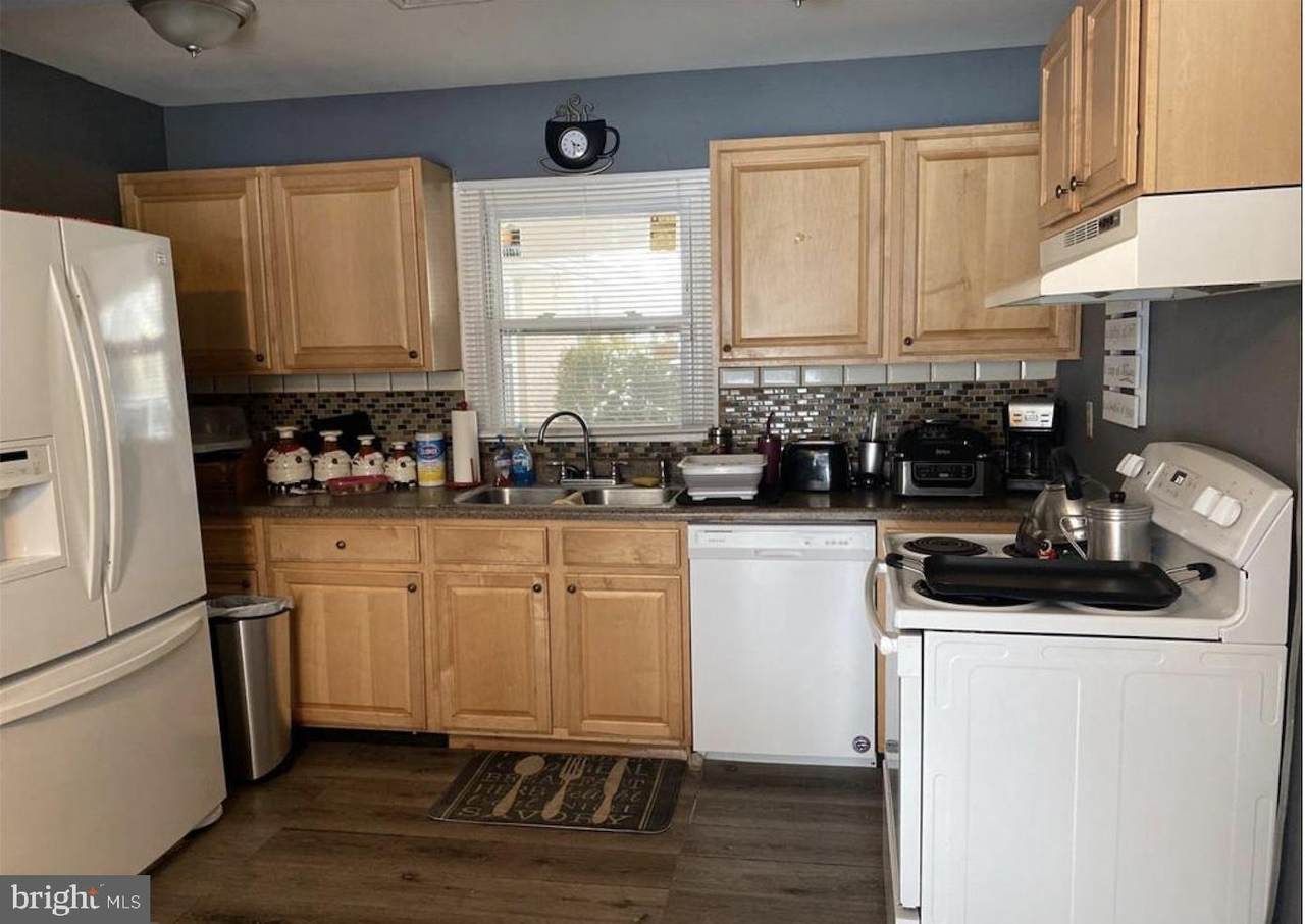5 Burgess Lane - Photo 1