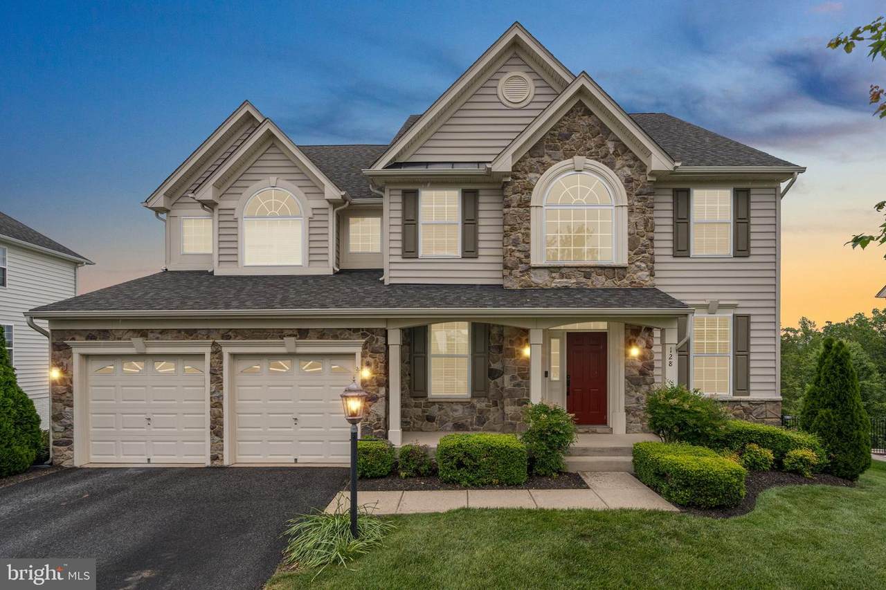 128 Coachman Circle - Photo 1