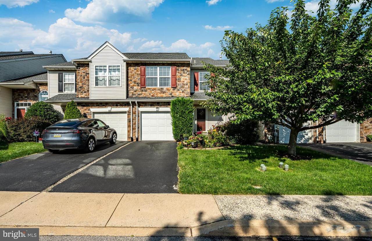 817 Rosehill Drive - Photo 1