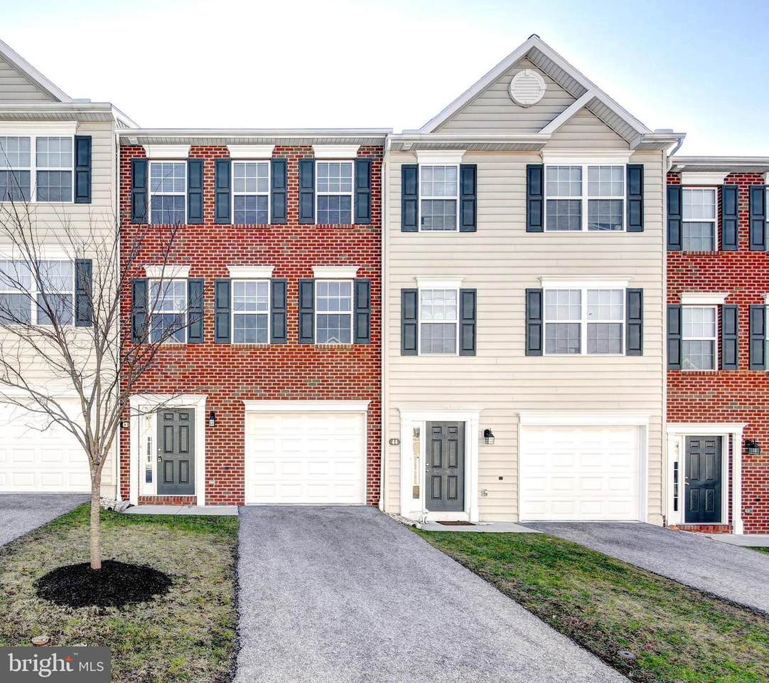 53 Nittany Ct - Photo 1