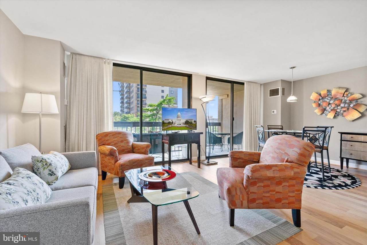 400 Madison Street - Photo 1