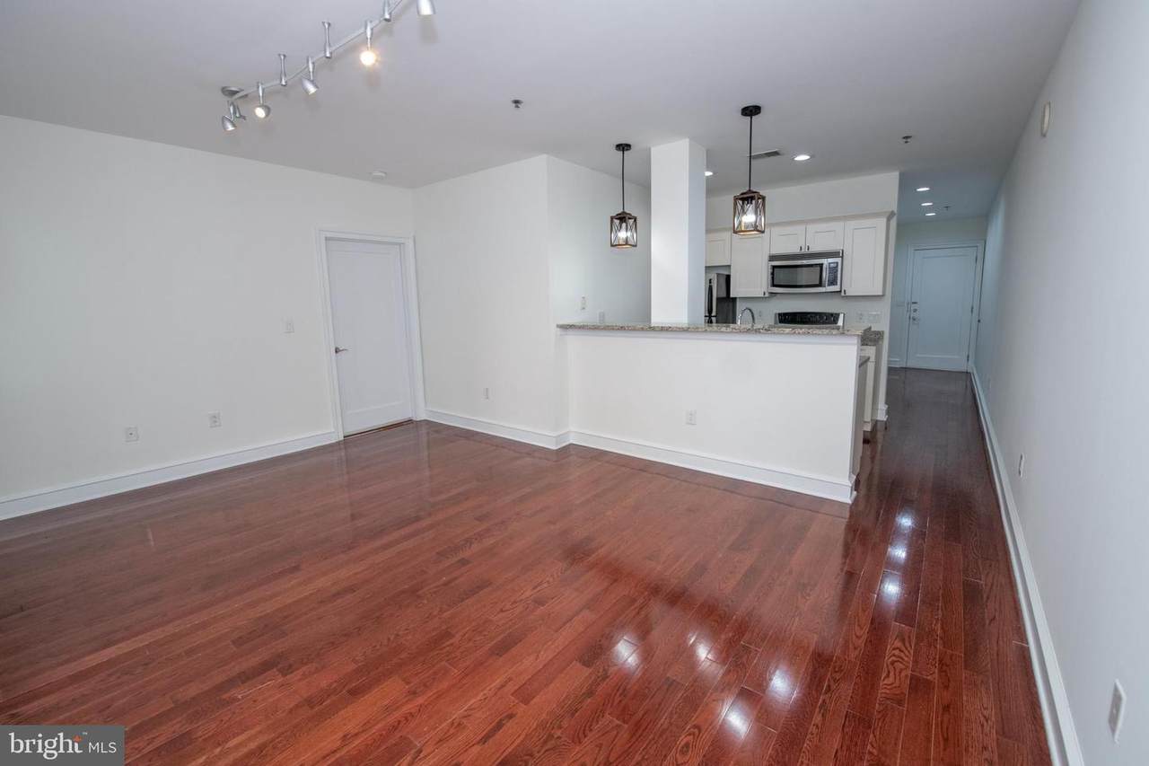 1811 Chestnut Street - Photo 1
