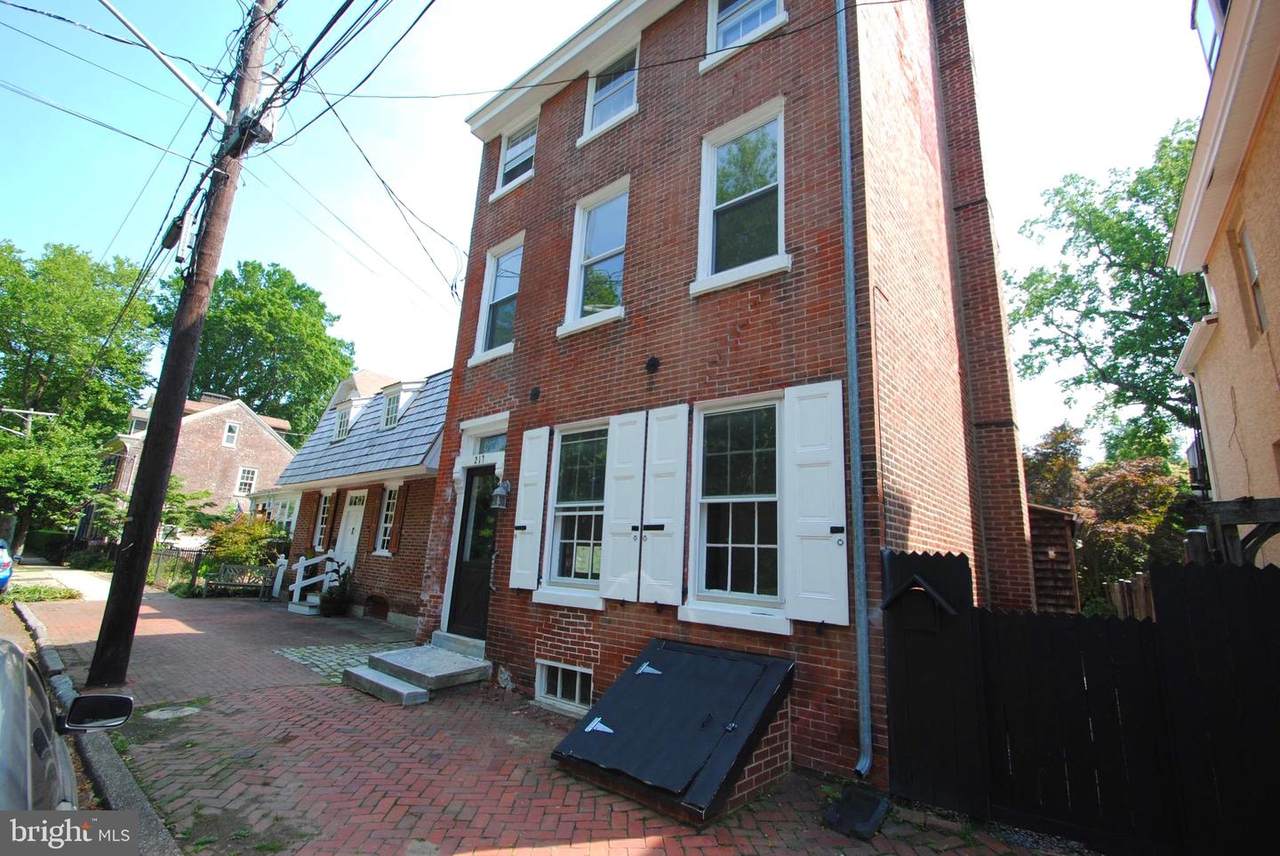 217 Wood Street - Photo 1
