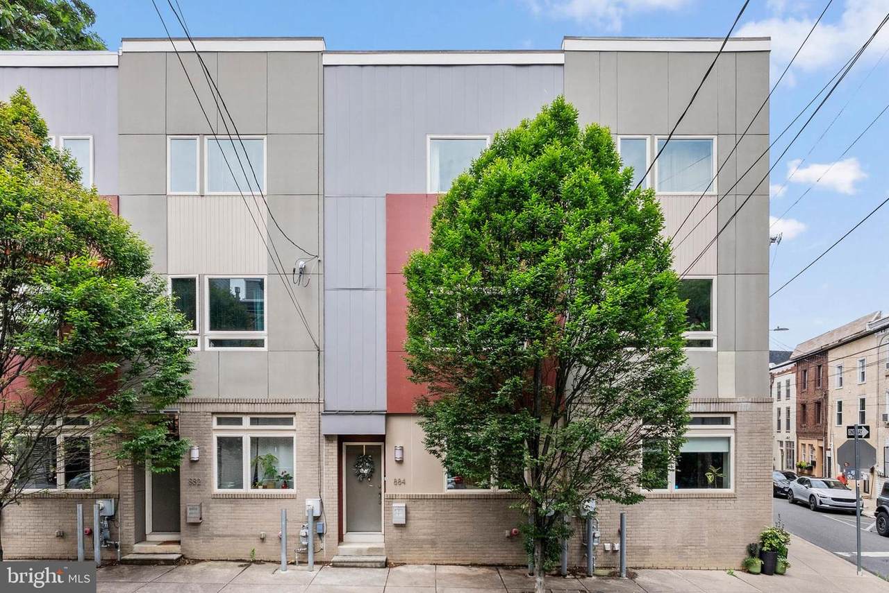 884 Lawrence Street - Photo 1