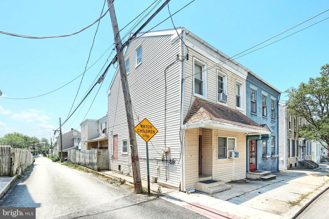 128 7TH Street - Photo 1