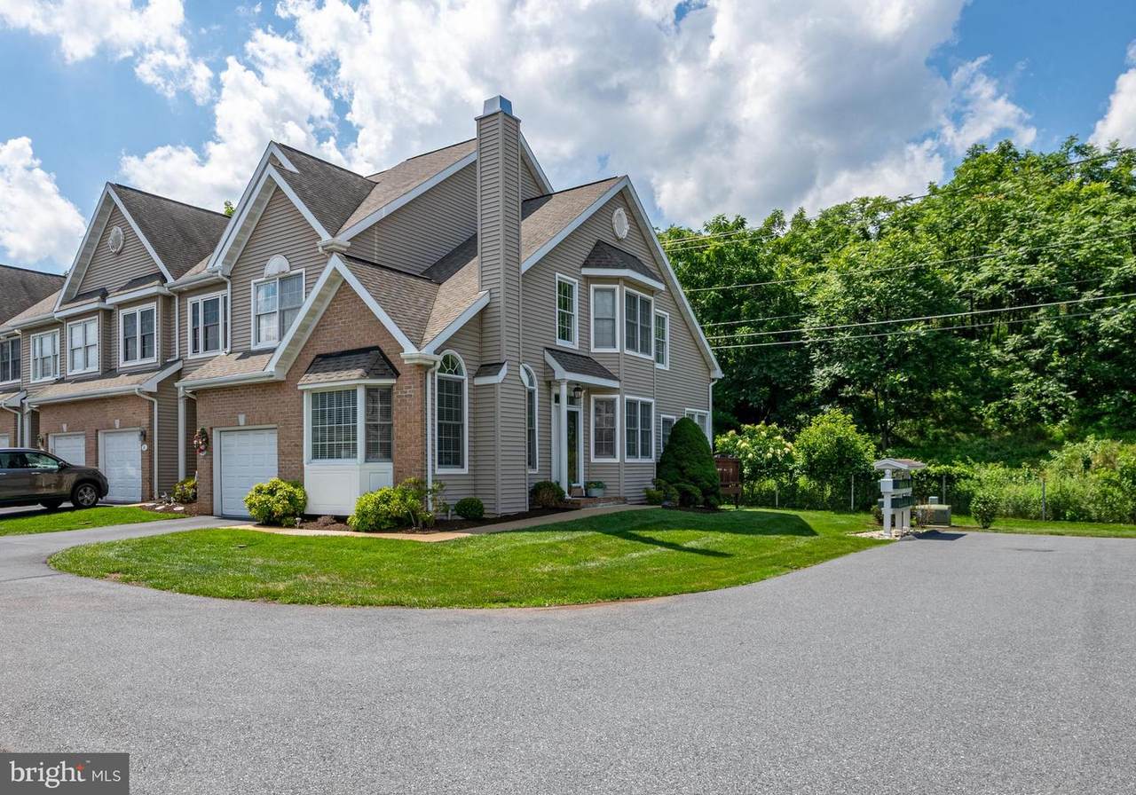 7 Wyomissing Court - Photo 1