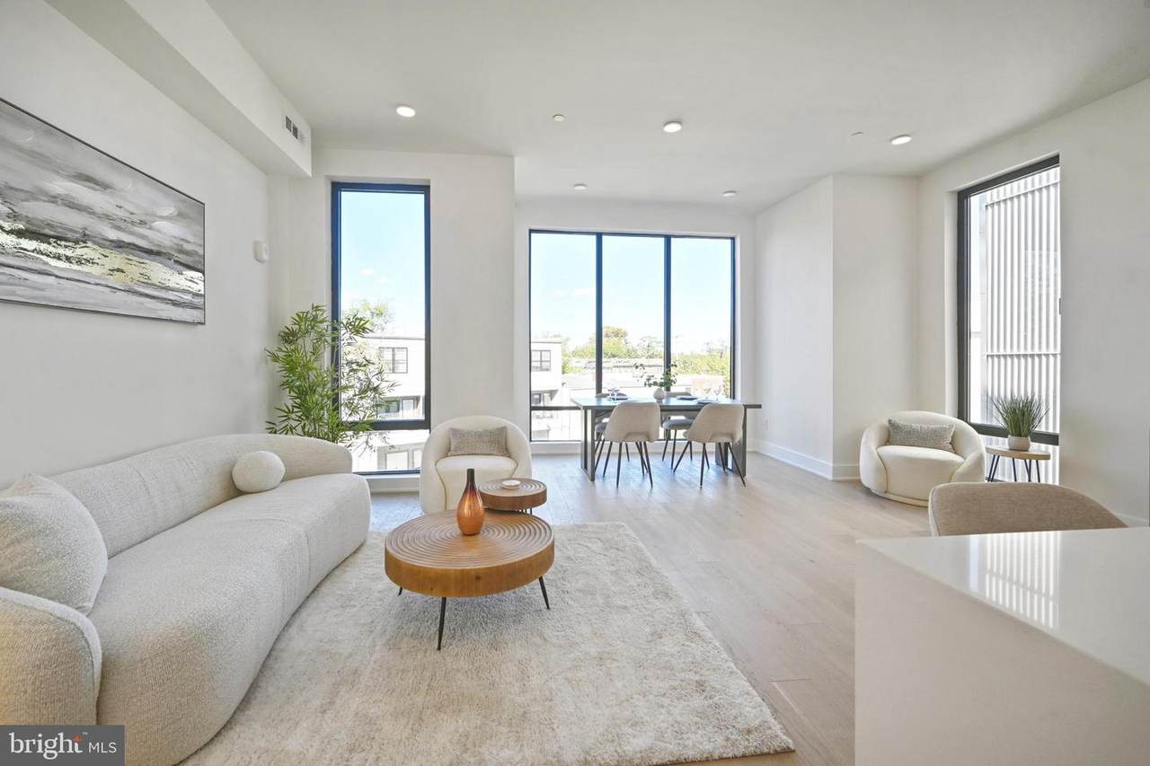 517 Montana Avenue - Photo 1