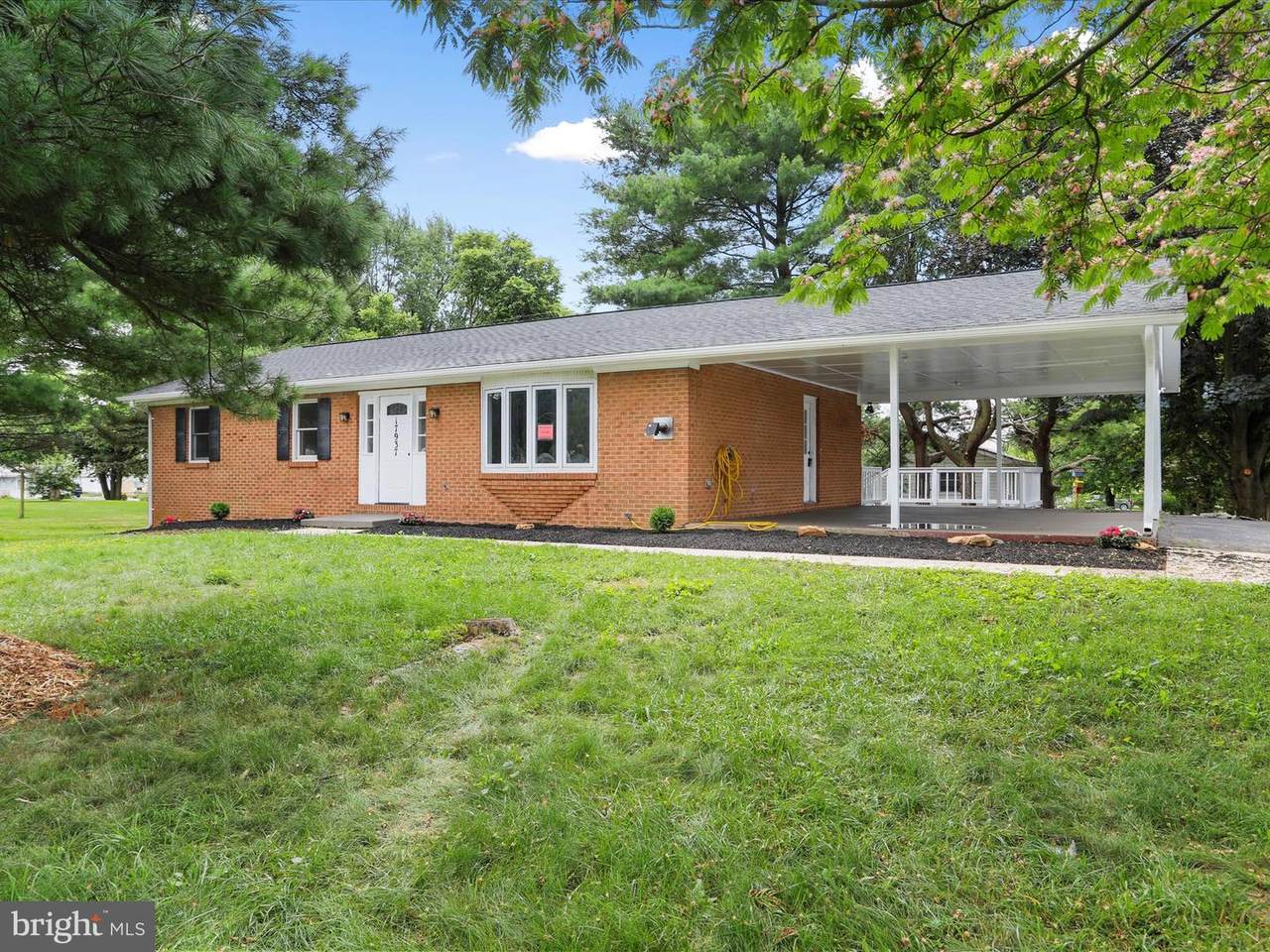 17937 Leona Avenue - Photo 1