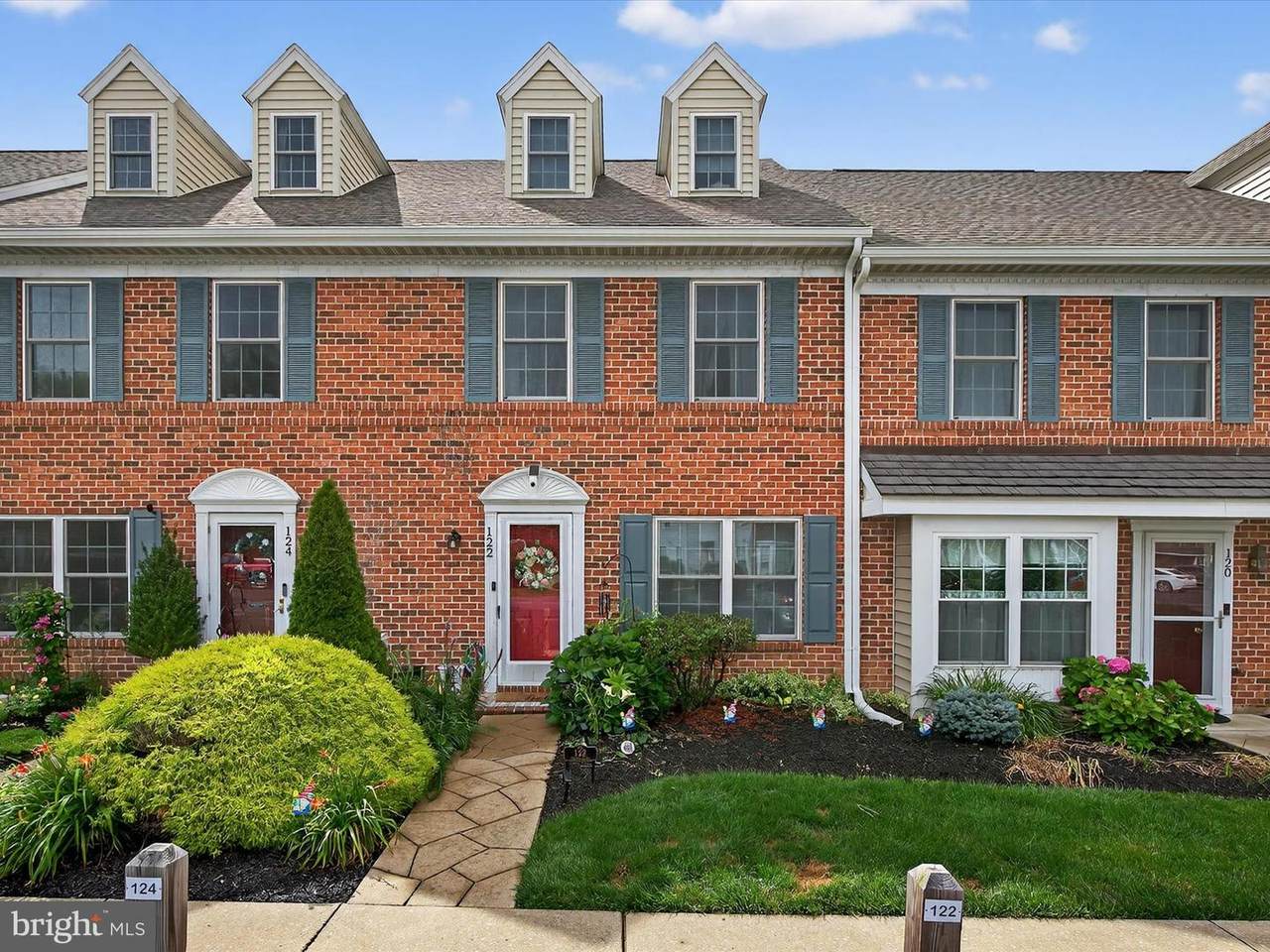 122 Delancy Place - Photo 1