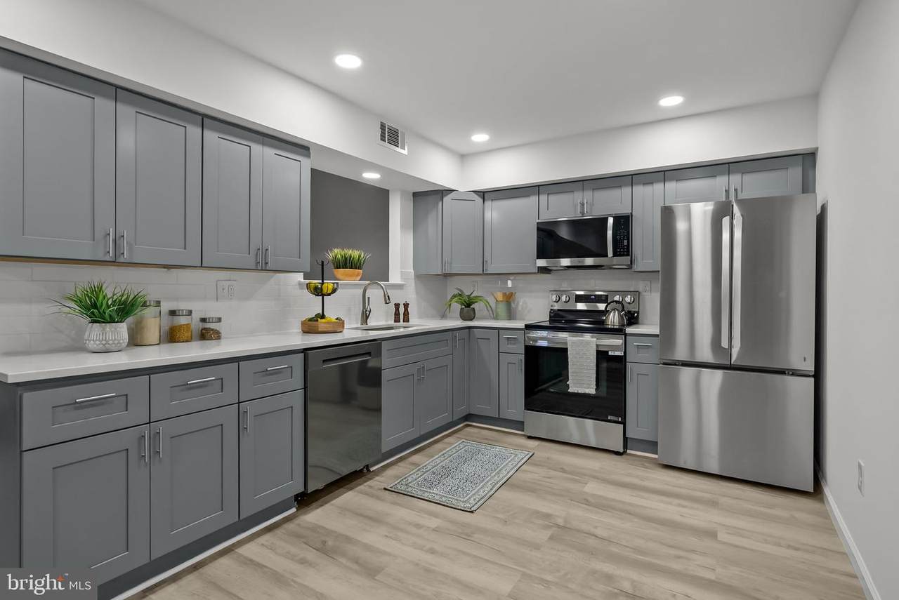 46 Fomalhaut Avenue - Photo 1