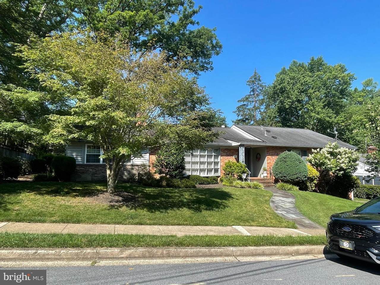4008 Stuart Street - Photo 1