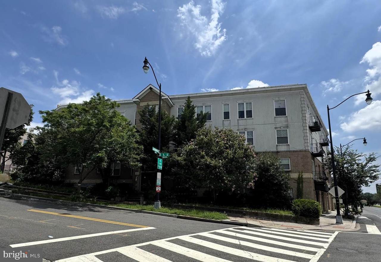 1629 L Street - Photo 1