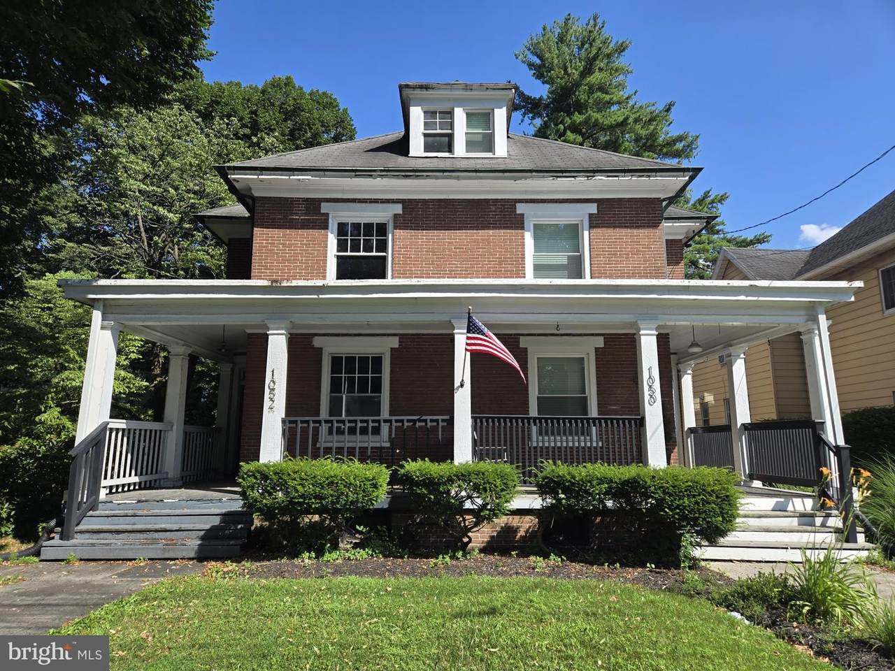 1050-1052 Edgar Avenue - Photo 1