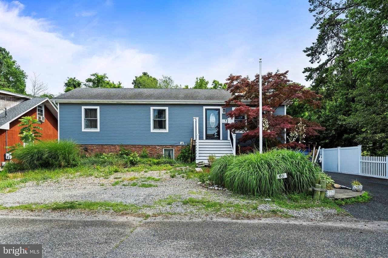 40 Barnegat Avenue - Photo 1
