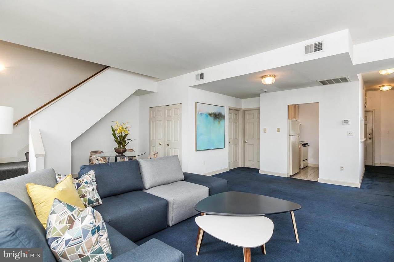 1 Henrietta Street - Photo 1