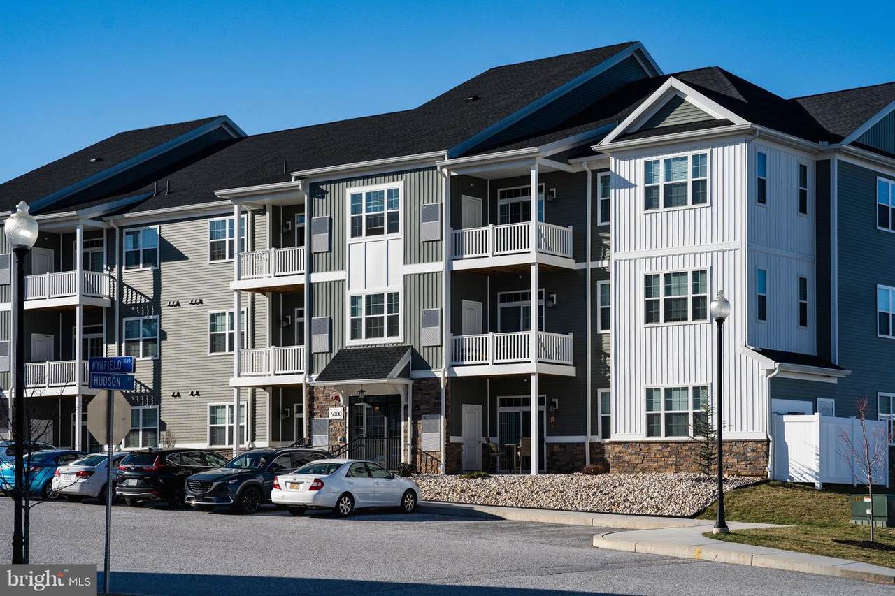 1004 Admiral Lane - Photo 1