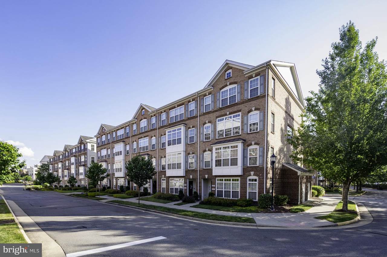 19261 Harlow Square - Photo 1