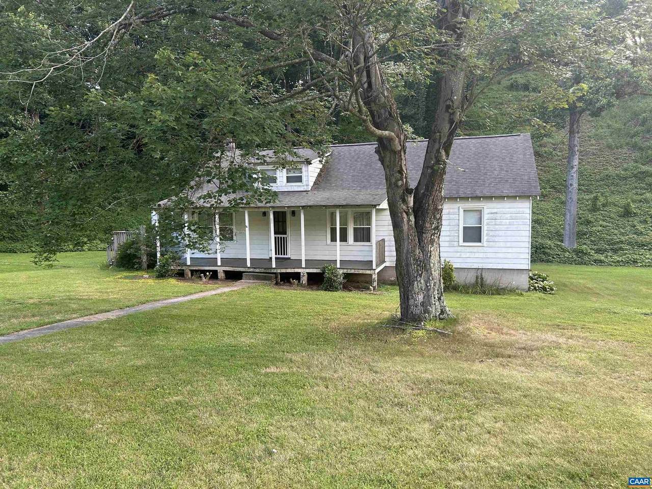 1863 River Rd - Photo 1