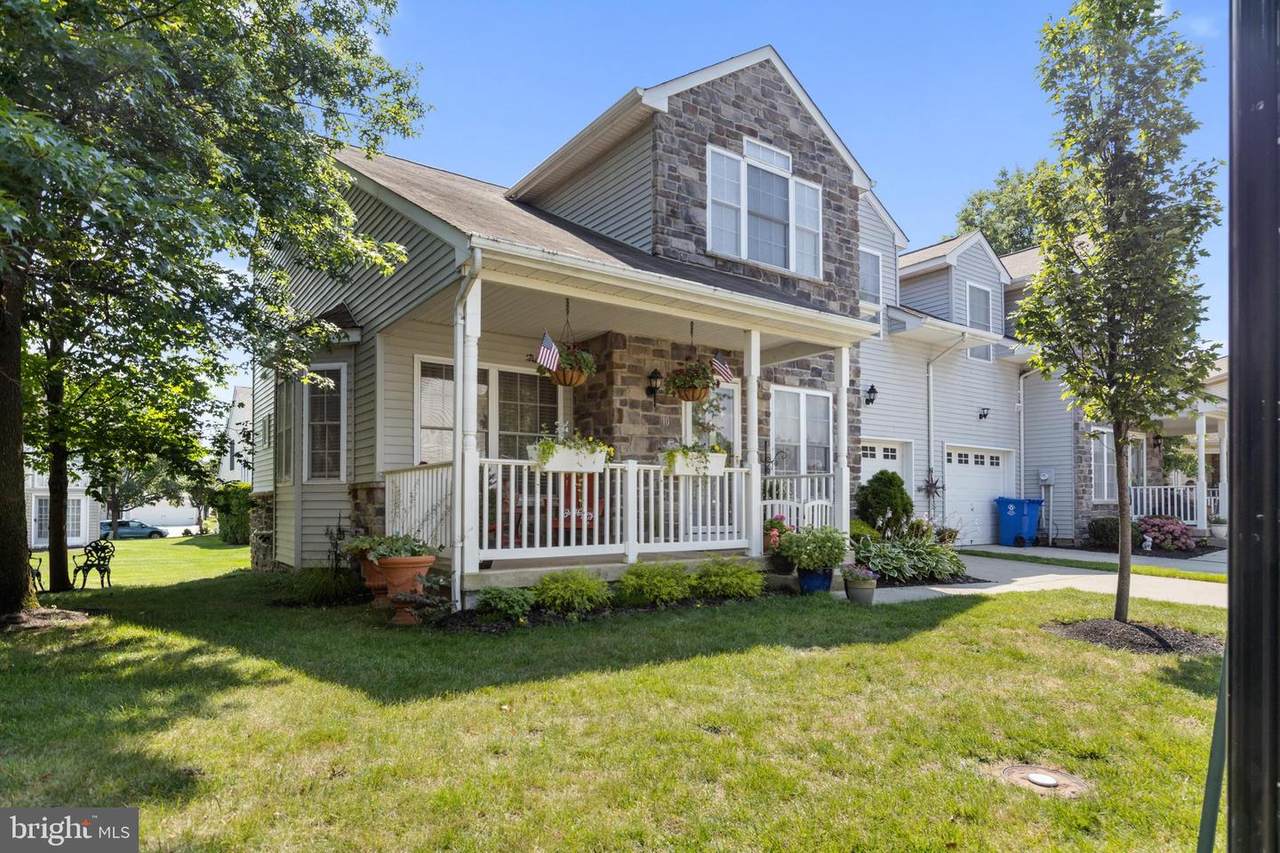10 Wilson Way - Photo 1