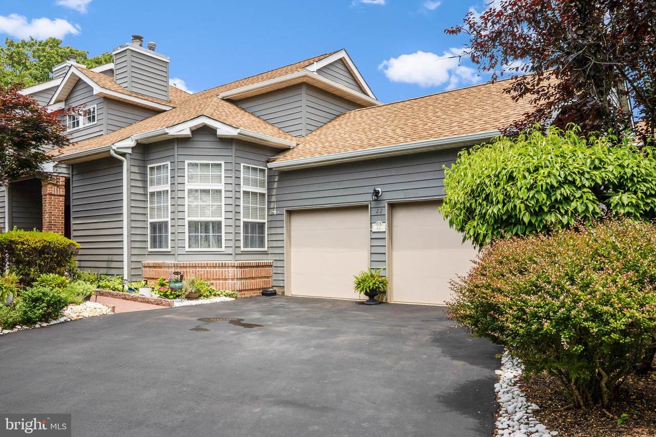 22 Fairway Boulevard - Photo 1