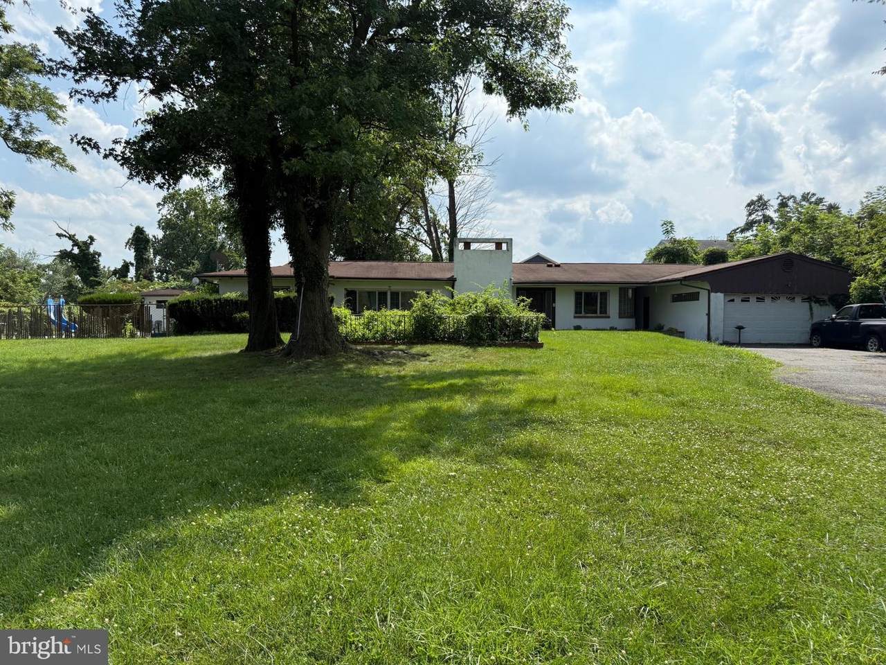 5507 Cadillac Avenue - Photo 1