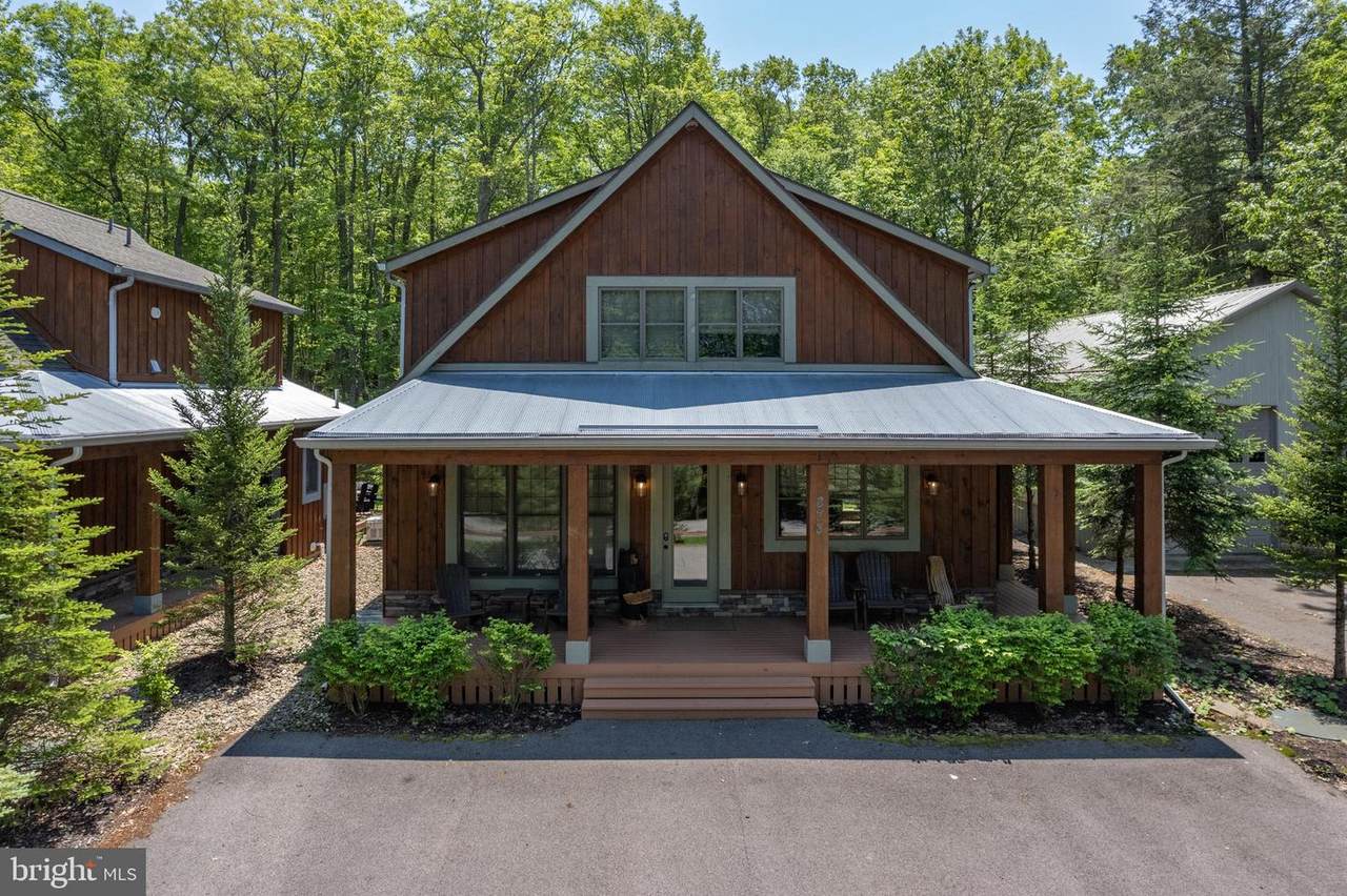 873 Paradise Heights - Photo 1