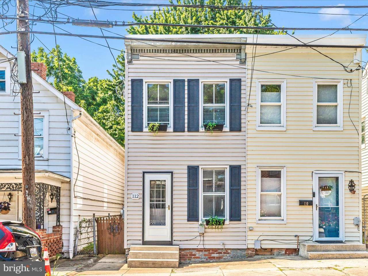 112 6TH Street - Photo 1