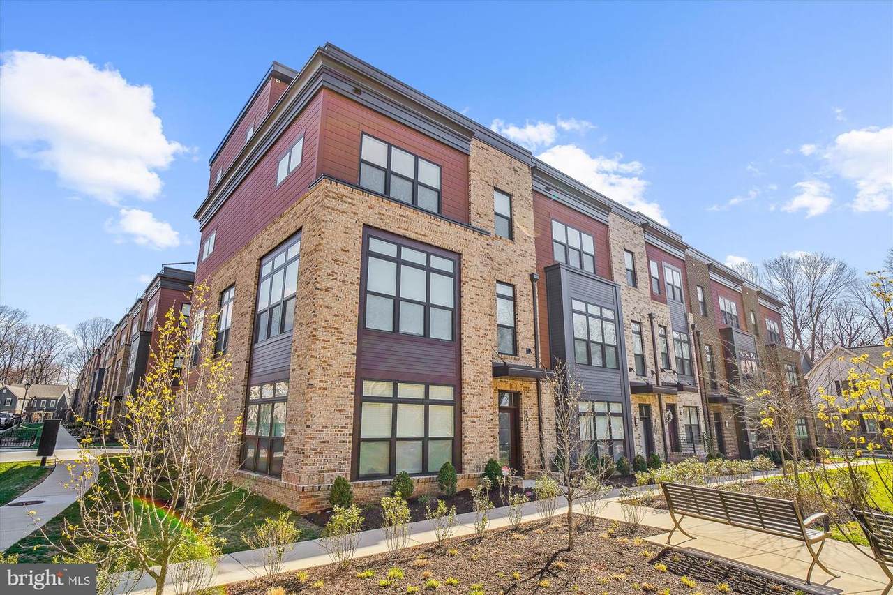 3234 ROYAL FERN PLACE - Photo 1