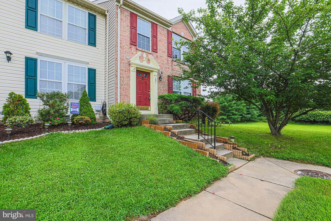 101 Brinsmaid Court - Photo 1