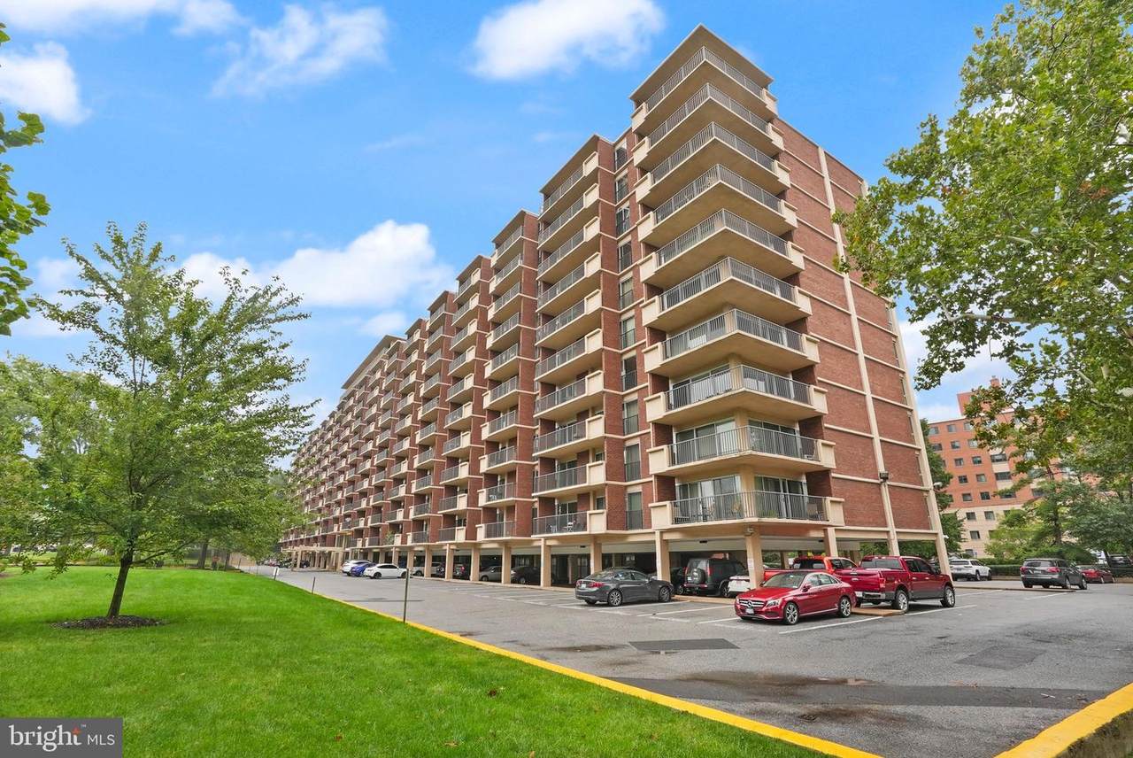 1300 Army Navy Drive - Photo 1