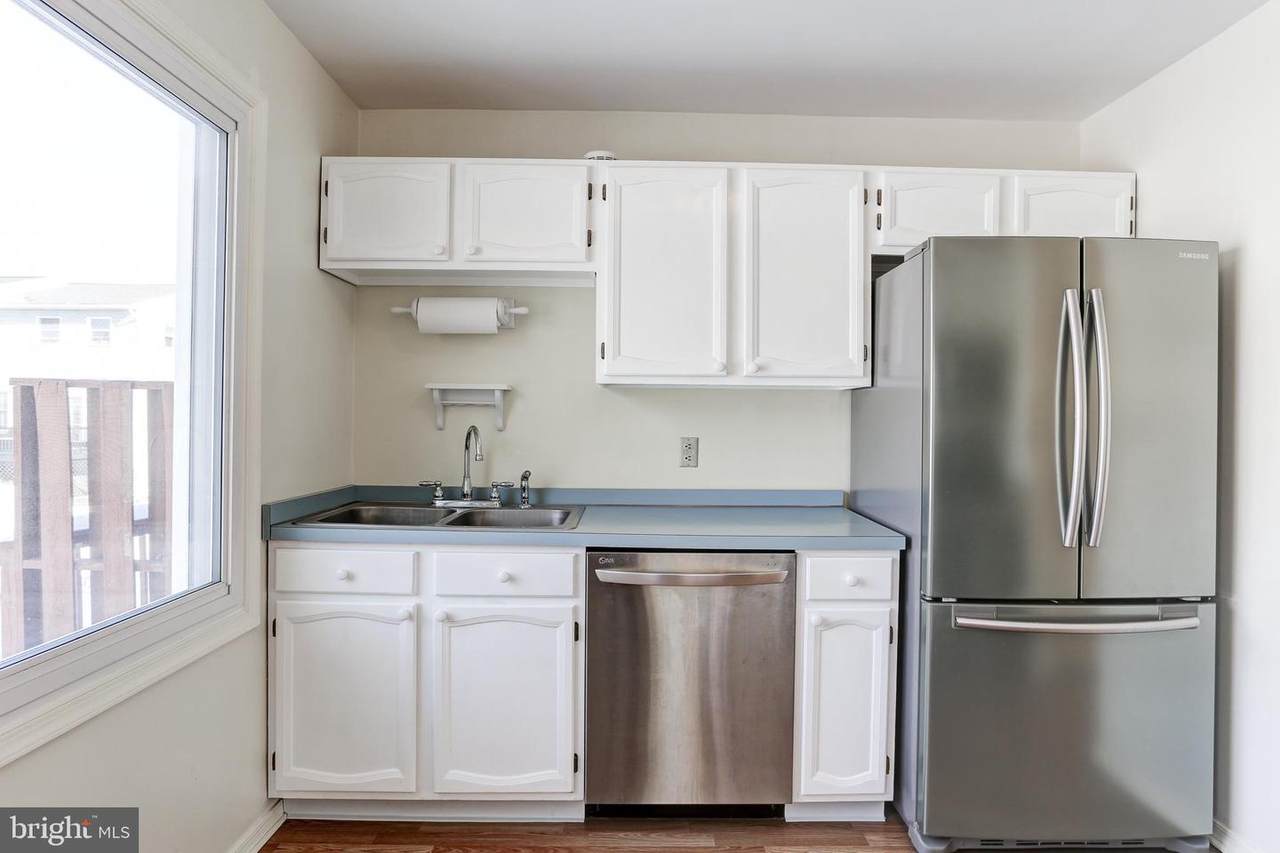 https://bt-photos.global.ssl.fastly.net/brightmls/1280_boomver_1_803994702590-2.jpg