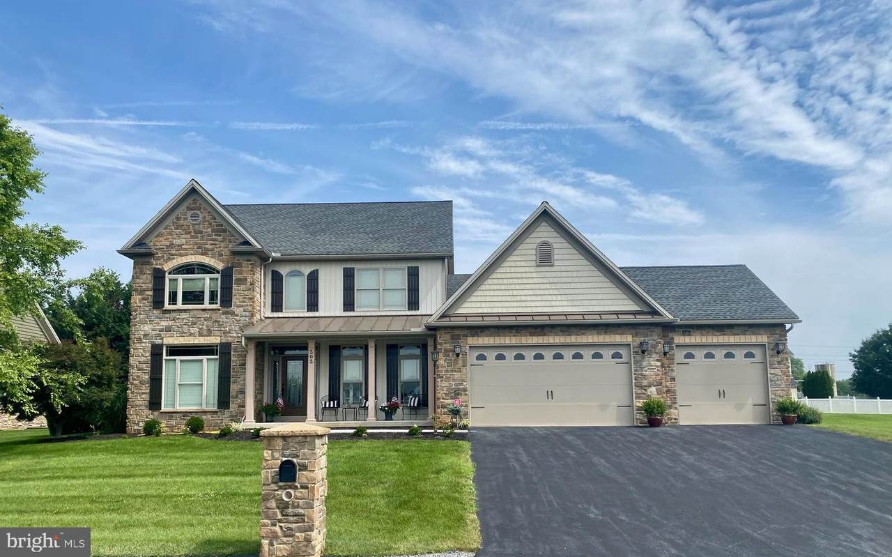 202 Summer Breeze Lane - Photo 1