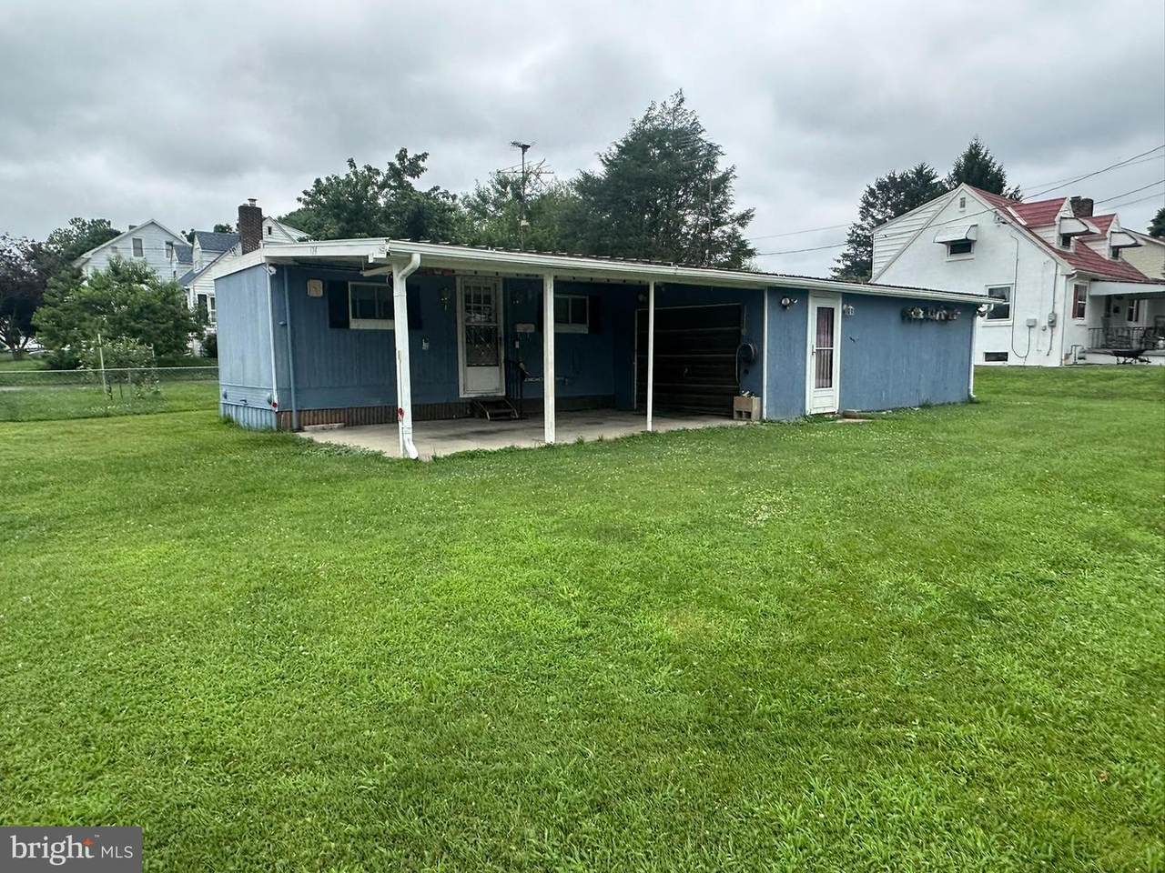 124 Charles Avenue - Photo 1